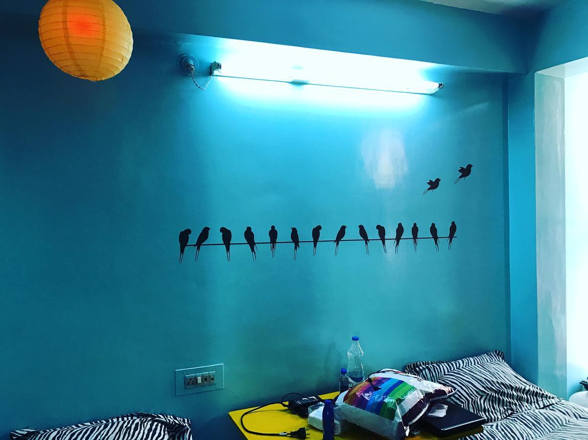 The Little Blue Window Hostel Bangalore Exterior foto