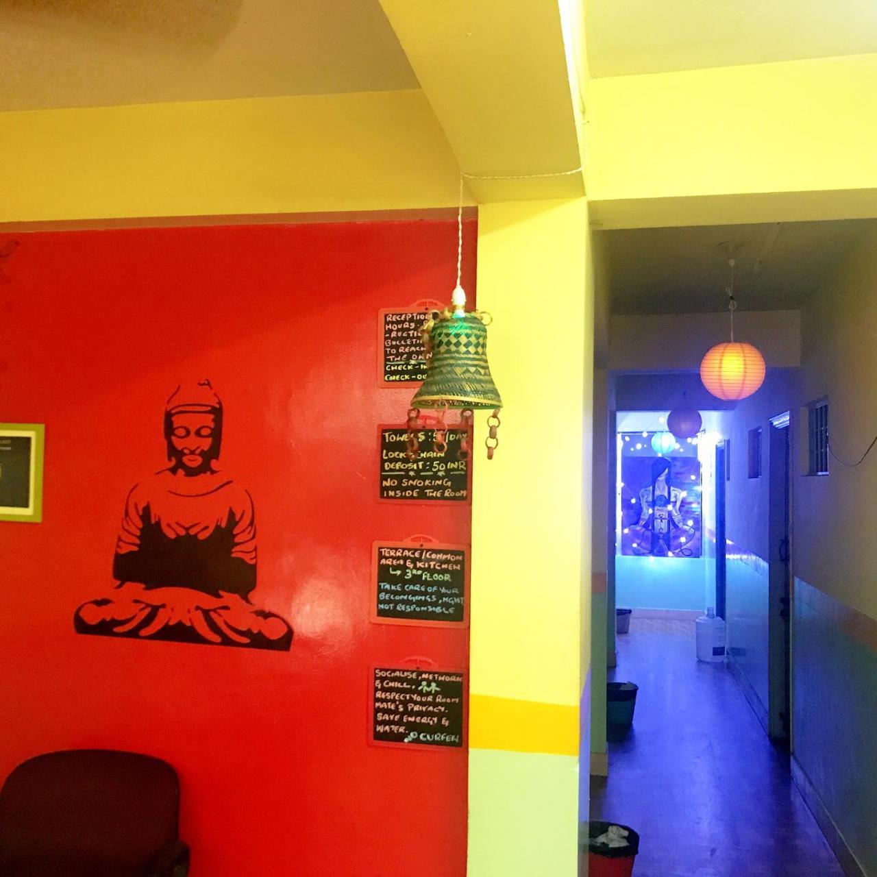 The Little Blue Window Hostel Bangalore Exterior foto