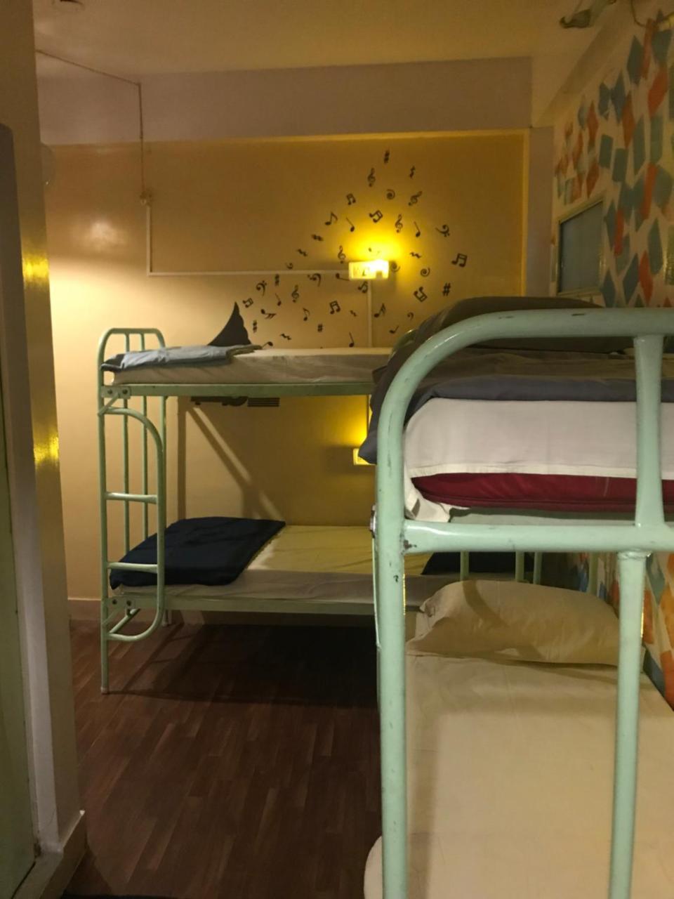 The Little Blue Window Hostel Bangalore Exterior foto
